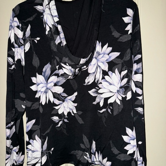 Calvin Klein  flowered, soft, light weight hoodie L - Picture 5 of 5